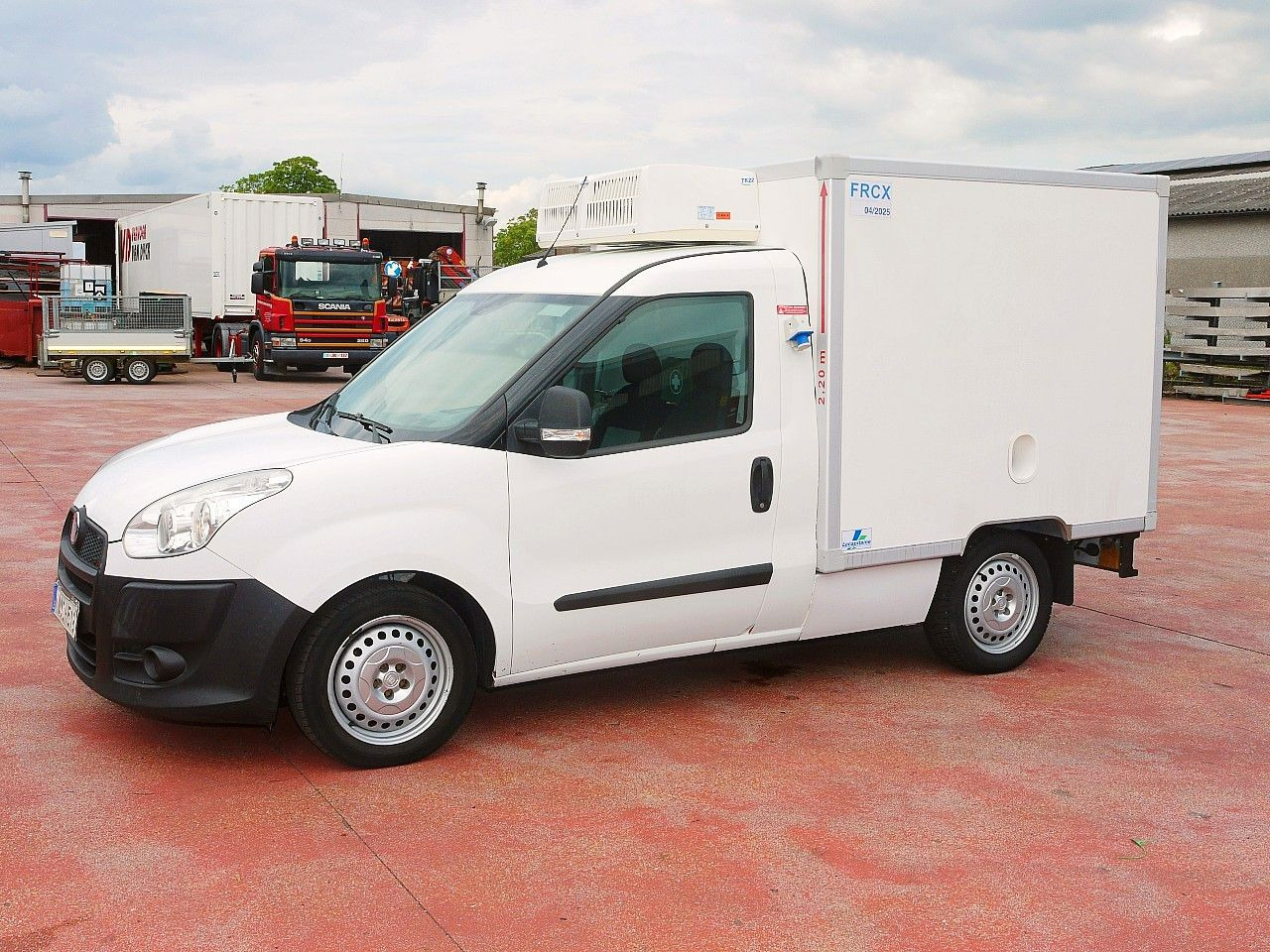 Fiat DOBLO 1.3 KUHLKOFFER RELEC FROID TR 22 -20C - Kylbil: bild 3 Fiat DOBLO 1.3 KUHLKOFFER RELEC FROID TR 22 -20C - Kylbil: bild 3