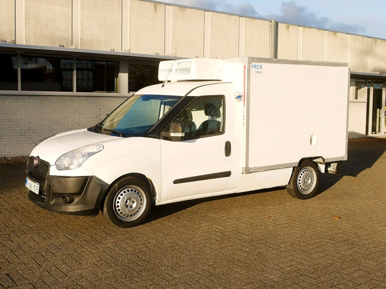 Fiat DOBLO 1.6 KUHLKOFFER CARRIER XARIOS -20 / AIRCO - Kylbil: bild 5 Fiat DOBLO 1.6 KUHLKOFFER CARRIER XARIOS -20 / AIRCO - Kylbil: bild 5