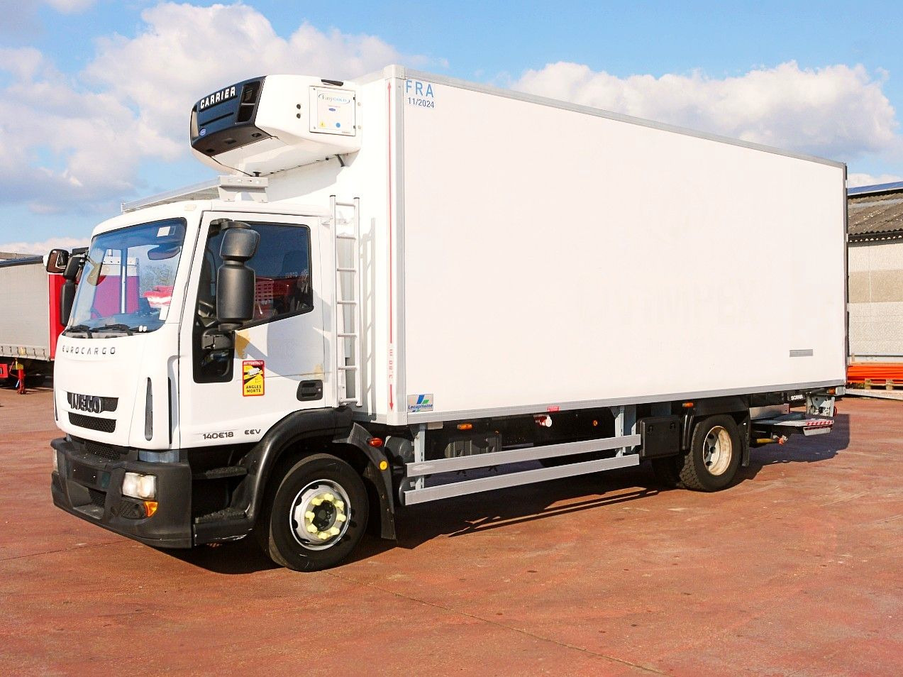 Iveco 140E18 FLEISH KUHLKOFFER CARRIER SUPRA 550 LBW Iveco 140E18 FLEISH KUHLKOFFER CARRIER SUPRA 550 LBW - Kylbil lastbil: bild 4 Iveco 140E18 FLEISH KUHLKOFFER CARRIER SUPRA 550 LBW Iveco 140E18 FLEISH KUHLKOFFER CARRIER SUPRA 550 LBW - Kylbil lastbil: bild 4