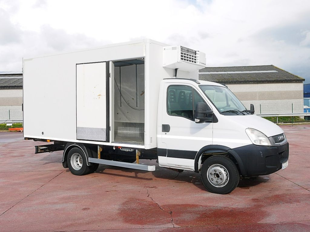 Iveco 60C15 65 70 DAILY KUHLKOFFER THERMOKING V500 A/C - Kylbil: bild 3 Iveco 60C15 65 70 DAILY KUHLKOFFER THERMOKING V500 A/C - Kylbil: bild 3
