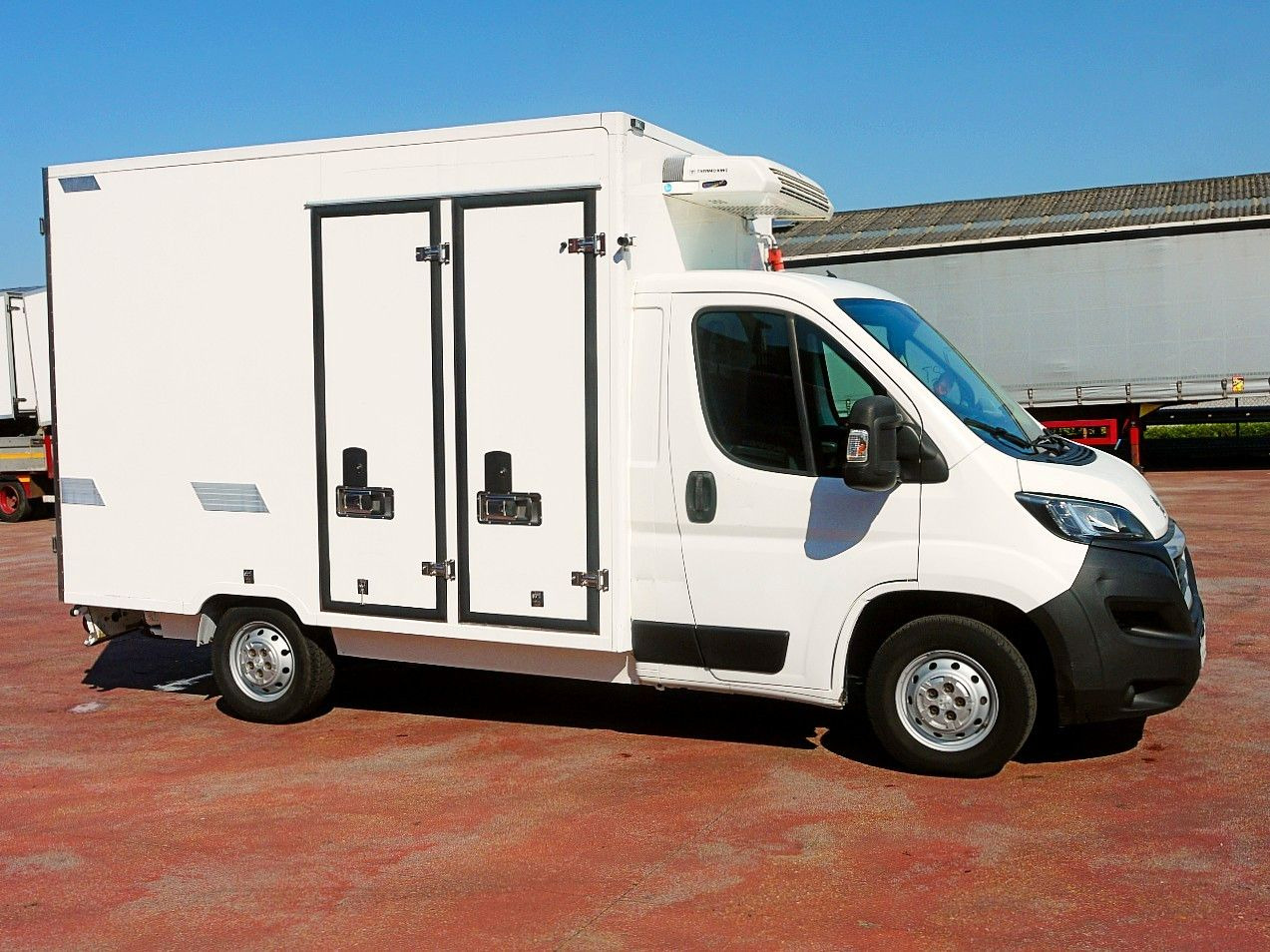 Peugeot BOXER KUHLKOFFER THERMOKING V200 MULTI -20C A/C - Kylbil: bild 3 Peugeot BOXER KUHLKOFFER THERMOKING V200 MULTI -20C A/C - Kylbil: bild 3