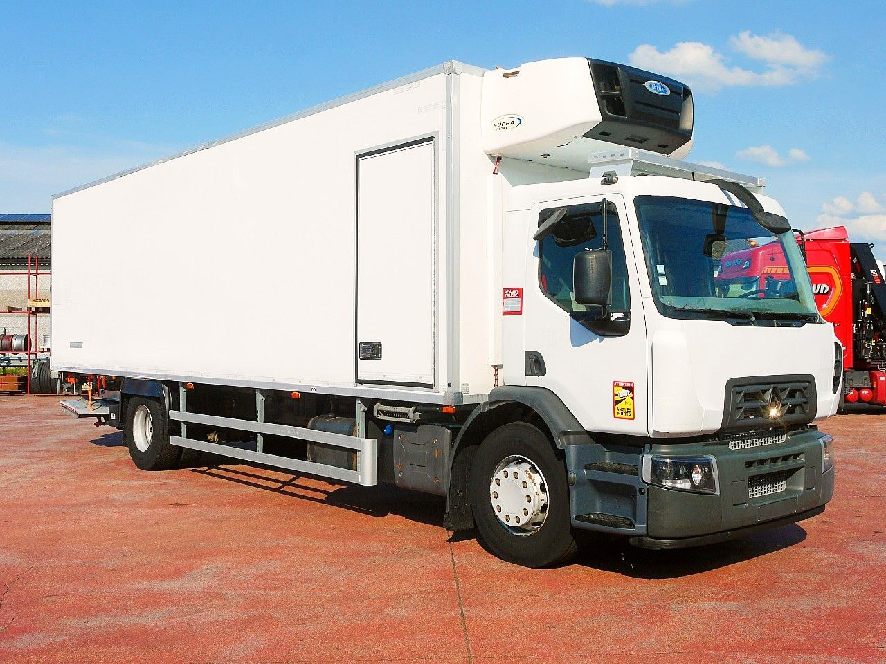 Renault D19.280 KUHLKOFFER CARRIER SUPRA 1150 MT - Kylbil lastbil: bild 2 Renault D19.280 KUHLKOFFER CARRIER SUPRA 1150 MT - Kylbil lastbil: bild 2