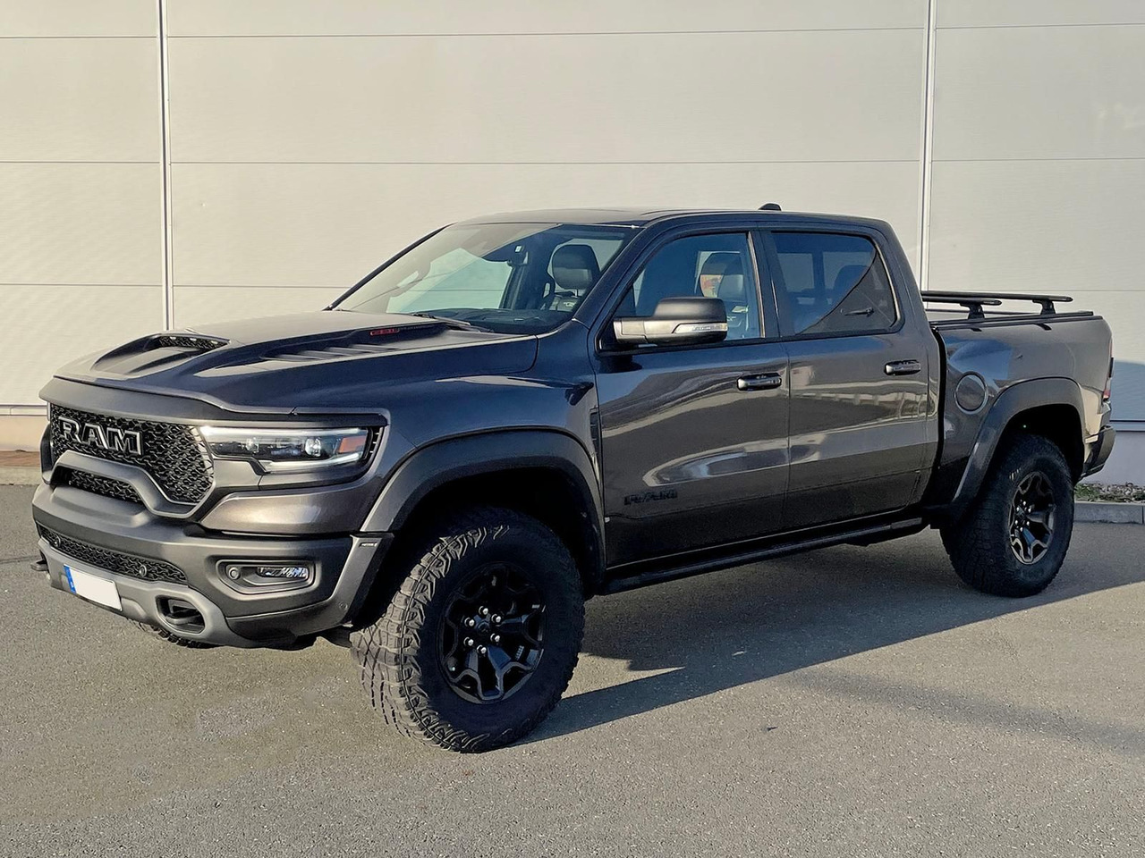 Dodge RAM 1500 TRX 6.2l V8 Panorama 4WD AHK LED - SUV: bild 1 Dodge RAM 1500 TRX 6.2l V8 Panorama 4WD AHK LED - SUV: bild 1