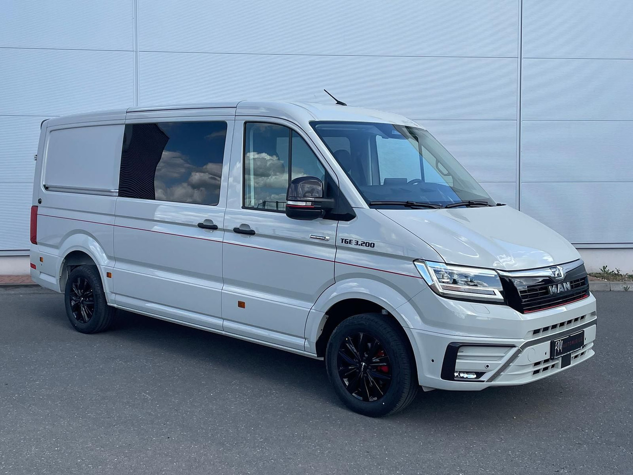 MAN TGE 3.200 L3H2 MIXTO 4x4 Individual S ACC STHZ - Personbil: bild 2 MAN TGE 3.200 L3H2 MIXTO 4x4 Individual S ACC STHZ - Personbil: bild 2