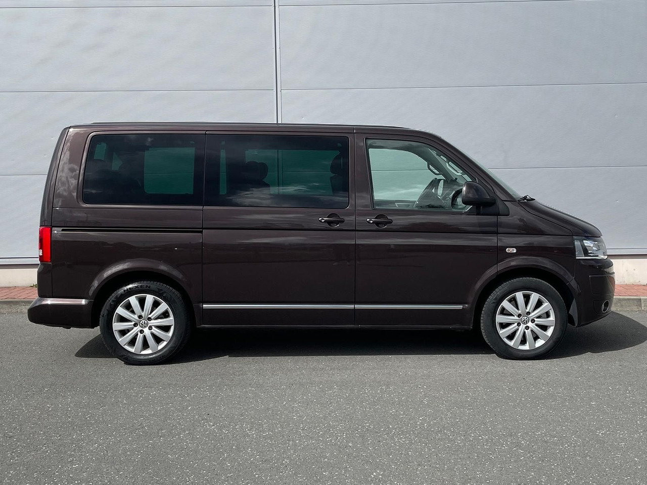 Volkswagen T5 Multivan Highline 4M LEDER AHK MFL - Persontransport: bild 5 Volkswagen T5 Multivan Highline 4M LEDER AHK MFL - Persontransport: bild 5