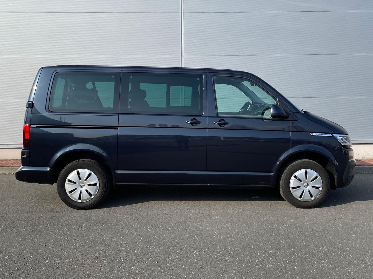 Volkswagen T6.1 Caravelle Comfortline NAV LED TEMP DAB PDC - Persontransport: bild 5 Volkswagen T6.1 Caravelle Comfortline NAV LED TEMP DAB PDC - Persontransport: bild 5