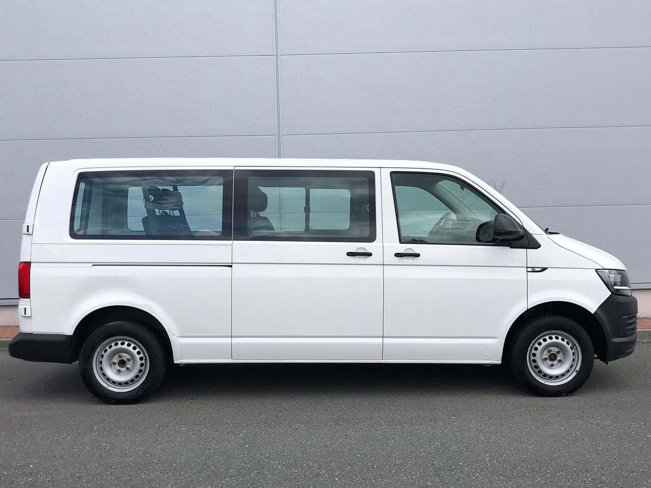 Volkswagen T6 Transporter 2.0 TDI Kombi lang 9-SITZE TEMP - Kombi: bild 5 Volkswagen T6 Transporter 2.0 TDI Kombi lang 9-SITZE TEMP - Kombi: bild 5