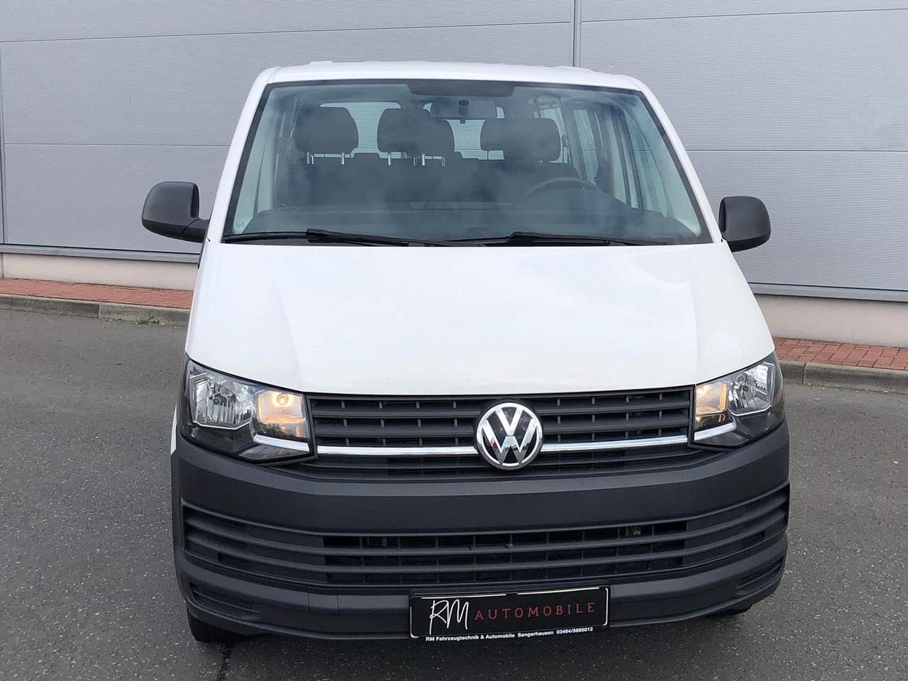 Volkswagen T6 Transporter 2.0 TDI Kombi lang 9-SITZE TEMP - Minibuss, Persontransport: bild 3 Volkswagen T6 Transporter 2.0 TDI Kombi lang 9-SITZE TEMP - Minibuss, Persontransport: bild 3