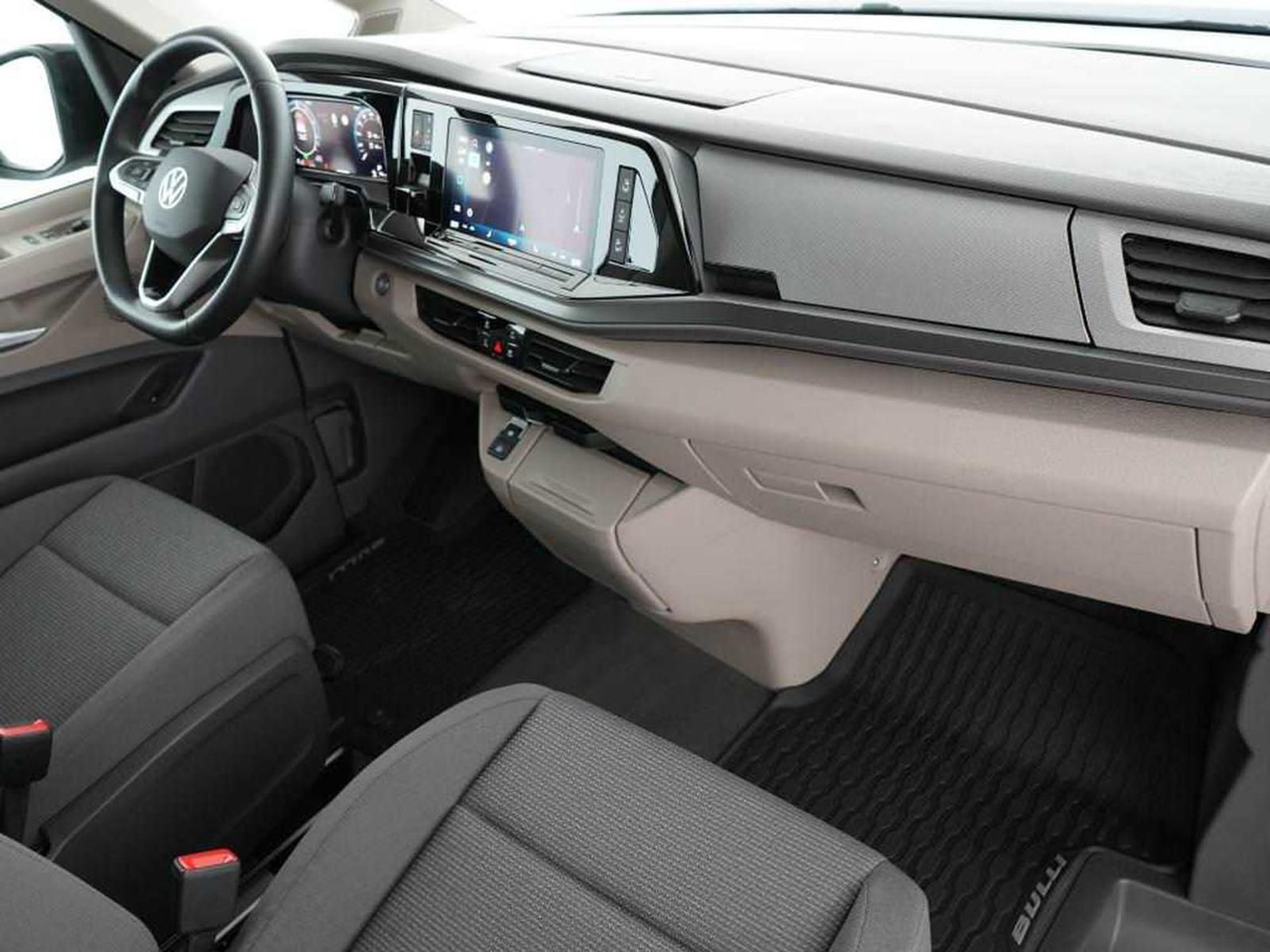 Volkswagen T7 Multivan eHybrid lang 4MOTION NAVI AHK ACC - Persontransport: bild 3 Volkswagen T7 Multivan eHybrid lang 4MOTION NAVI AHK ACC - Persontransport: bild 3