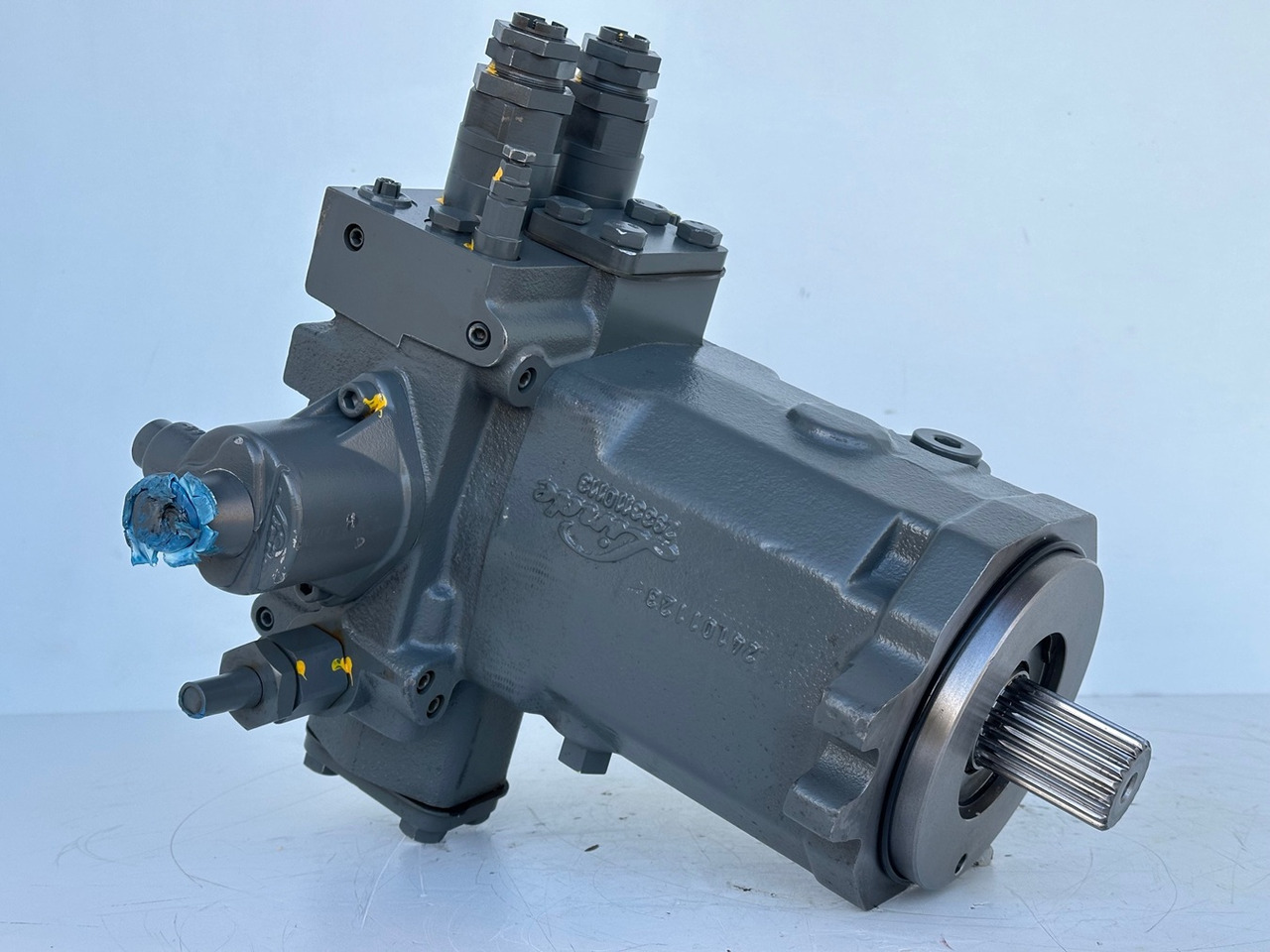 LIEBHERR - LINDE Original Hydromotor Typ:HMF75-02 2560 G 03 mit ID-Nr.10007106. A914 B-LI, A914 LI, A924 B-LI, A924 LI, MG15, MBG12, MG20, MFG10, BG12H #HYX293G00103# - Hydraulmotor för Grävmaskin på däck: bild 3 LIEBHERR - LINDE Original Hydromotor Typ:HMF75-02 2560 G 03 mit ID-Nr.10007106. A914 B-LI, A914 LI, A924 B-LI, A924 LI, MG15, MBG12, MG20, MFG10, BG12H #HYX293G00103# - Hydraulmotor för Grävmaskin på däck: bild 3