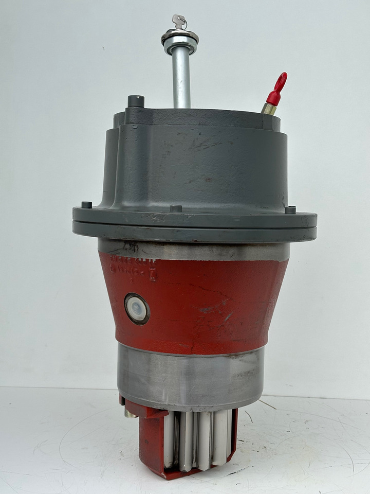 LIEBHERR Liebherr – Bauer Original Schwenkantrieb Typ:SAT275/251 mit ID-Nr.933017801. MG15, MBG12, MG20, MFG10, BG12H. #933017801.0121# - Svängmotor för Borrmaskin: bild 1 LIEBHERR Liebherr – Bauer Original Schwenkantrieb Typ:SAT275/251 mit ID-Nr.933017801. MG15, MBG12, MG20, MFG10, BG12H. #933017801.0121# - Svängmotor för Borrmaskin: bild 1