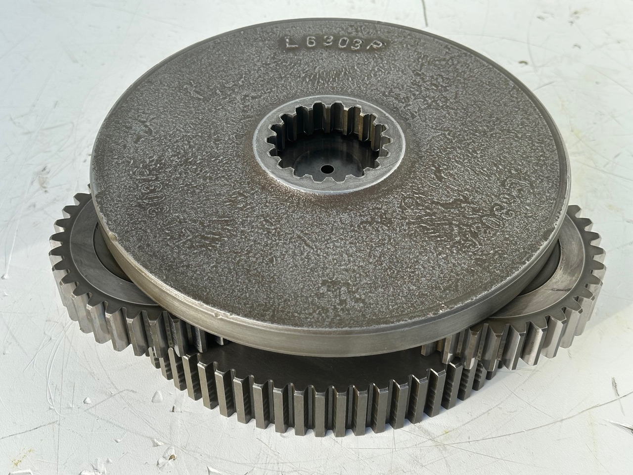 LIEBHERR Original Planetenträger ID-Nr.944171103 mit Planetenräder ID-Nr.944110603-ID-Nr.90201469 mit Lamellenträger ID-Nr.944112103. A900C,A944B,E942,LOS942,LOS944,P942,P944,R942,R944,R944B. #HRV# - Svängmotor för Grävmaskin: bild 4 LIEBHERR Original Planetenträger ID-Nr.944171103 mit Planetenräder ID-Nr.944110603-ID-Nr.90201469 mit Lamellenträger ID-Nr.944112103. A900C,A944B,E942,LOS942,LOS944,P942,P944,R942,R944,R944B. #HRV# - Svängmotor för Grävmaskin: bild 4