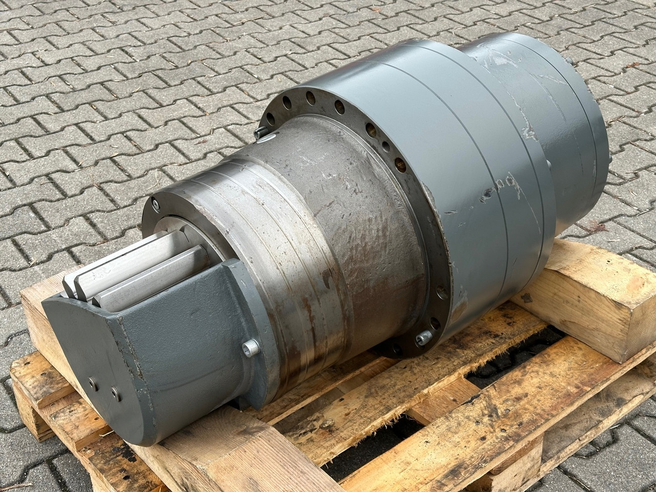 LIEBHERR Original Schwenkantrieb Typ:SAT400/206 mit ID-Nr.944449003 – ID-Nr.9444490. A974, E974, EP974, ER974, R974, R995. #944449003.159-0207# - Svängmotor för Grävmaskin: bild 4 LIEBHERR Original Schwenkantrieb Typ:SAT400/206 mit ID-Nr.944449003 – ID-Nr.9444490. A974, E974, EP974, ER974, R974, R995. #944449003.159-0207# - Svängmotor för Grävmaskin: bild 4