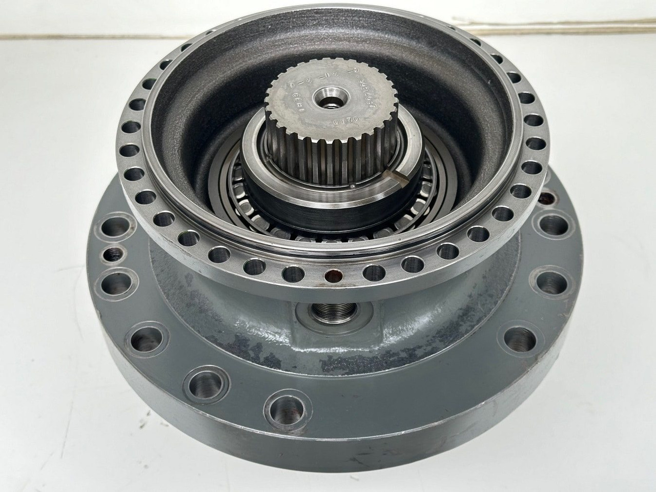 Liebherr Abtriebswellengehäuse ID-Nr.90013701 mit Abtriebswelle ID-Nr.90214087. SAT275A290. R922 LC-1486. R924 LC-1487. #0871#0876# - Transmission för Byggmaskiner: bild 3 Liebherr Abtriebswellengehäuse ID-Nr.90013701 mit Abtriebswelle ID-Nr.90214087. SAT275A290. R922 LC-1486. R924 LC-1487. #0871#0876# - Transmission för Byggmaskiner: bild 3