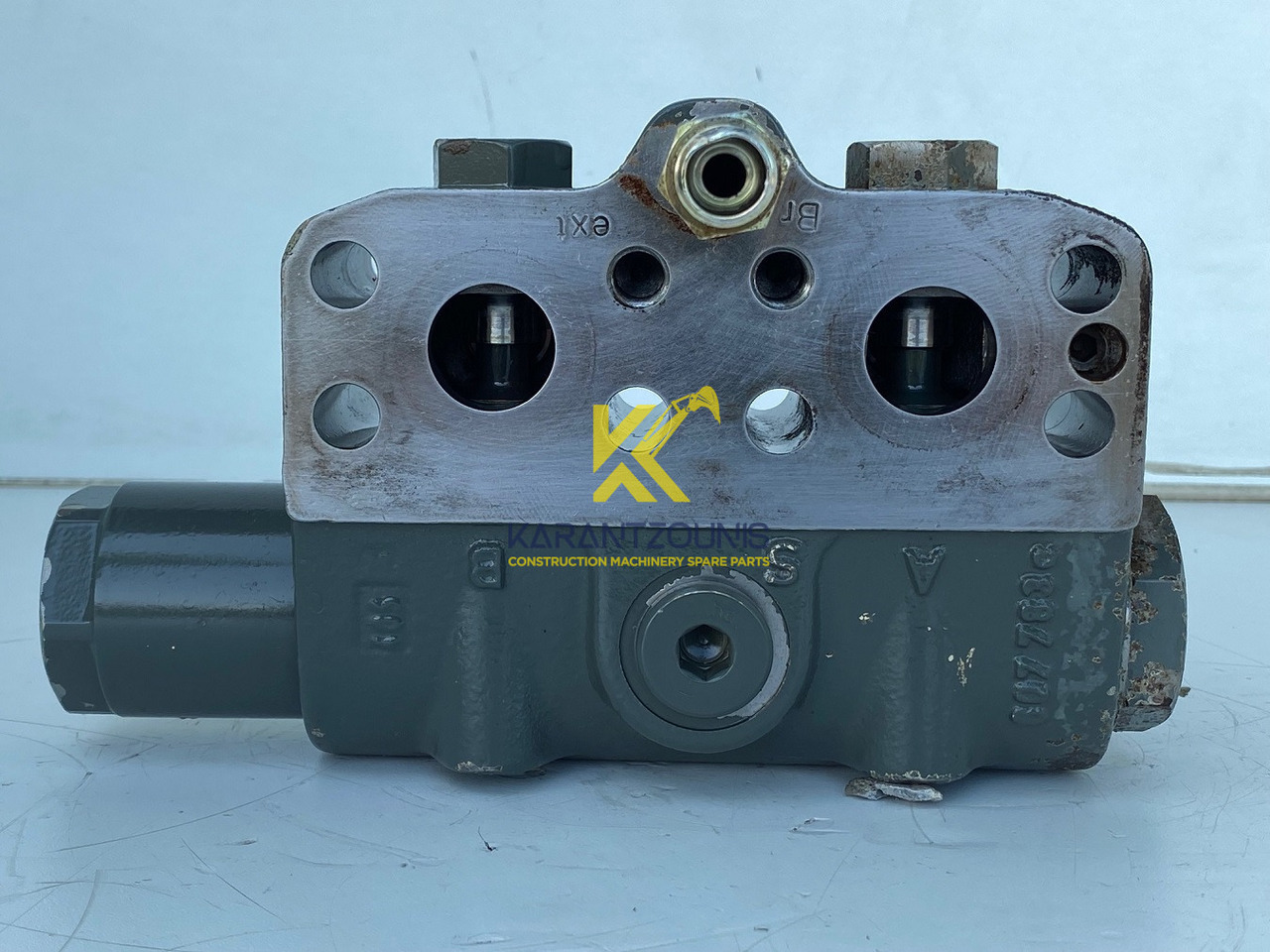 Liebherr Bremsventil ID-Nr.10471957. LOS914, LOS924, R902, R904, R912, R914, R922, R924, R924 COMP, R924 COMPA. #STM20.05## - Slutdrev för Bandgrävare: bild 3 Liebherr Bremsventil ID-Nr.10471957. LOS914, LOS924, R902, R904, R912, R914, R922, R924, R924 COMP, R924 COMPA. #STM20.05## - Slutdrev för Bandgrävare: bild 3