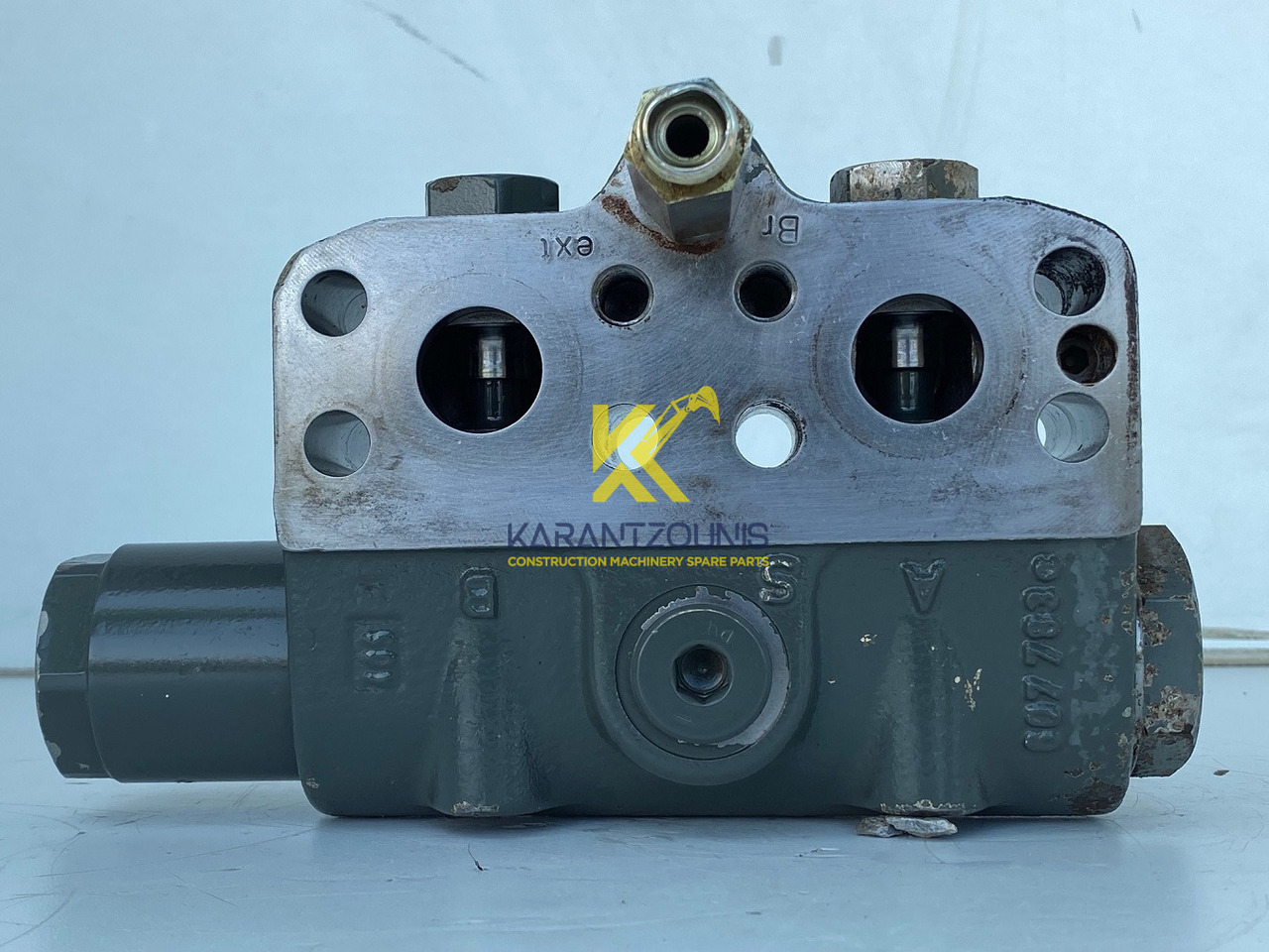 Liebherr Bremsventil ID-Nr.10471957. LOS914, LOS924, R902, R904, R912, R914, R922, R924, R924 COMP, R924 COMPA. #STM20.05## - Slutdrev för Bandgrävare: bild 4 Liebherr Bremsventil ID-Nr.10471957. LOS914, LOS924, R902, R904, R912, R914, R922, R924, R924 COMP, R924 COMPA. #STM20.05## - Slutdrev för Bandgrävare: bild 4