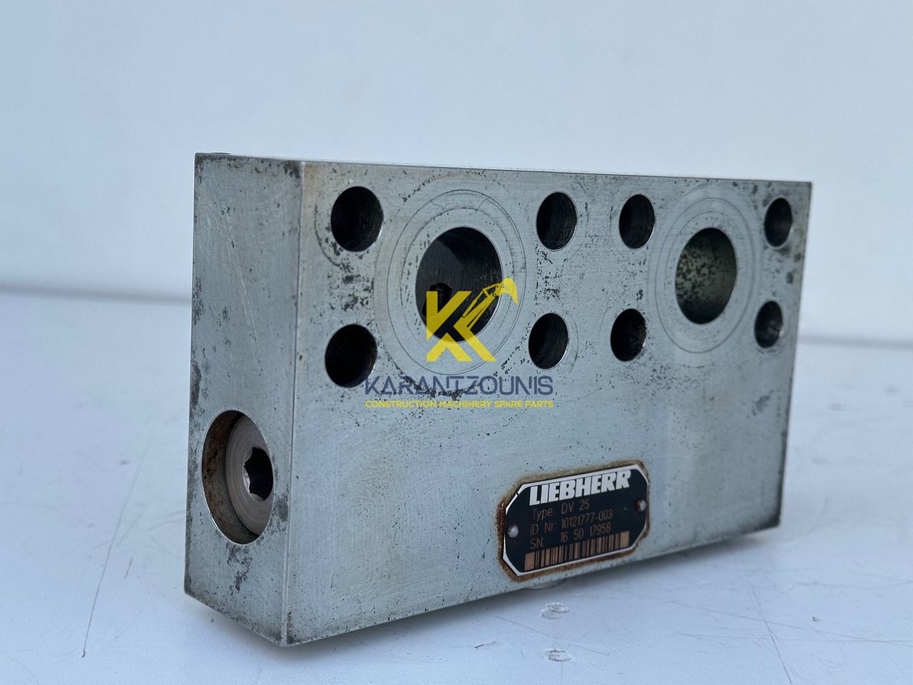 Liebherr Dämpfungsventil ID-Nr.10121777. P924 COMP, P926, R926, R916, R922, R924 COMP, R924, R926 COMP, R926, R930, R936, R946, R950 T, R960 T. #10121777.43199# - Svängmotor för Byggmaskiner: bild 2 Liebherr Dämpfungsventil ID-Nr.10121777. P924 COMP, P926, R926, R916, R922, R924 COMP, R924, R926 COMP, R926, R930, R936, R946, R950 T, R960 T. #10121777.43199# - Svängmotor för Byggmaskiner: bild 2
