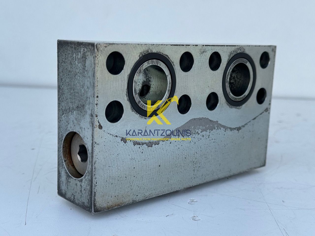 Liebherr Dämpfungsventil ID-Nr.10121777. P924 COMP, P926, R926, R916, R922, R924 COMP, R924, R926 COMP, R926, R930, R936, R946, R950 T, R960 T. #10121777.43199# - Svängmotor för Byggmaskiner: bild 4 Liebherr Dämpfungsventil ID-Nr.10121777. P924 COMP, P926, R926, R916, R922, R924 COMP, R924, R926 COMP, R926, R930, R936, R946, R950 T, R960 T. #10121777.43199# - Svängmotor för Byggmaskiner: bild 4