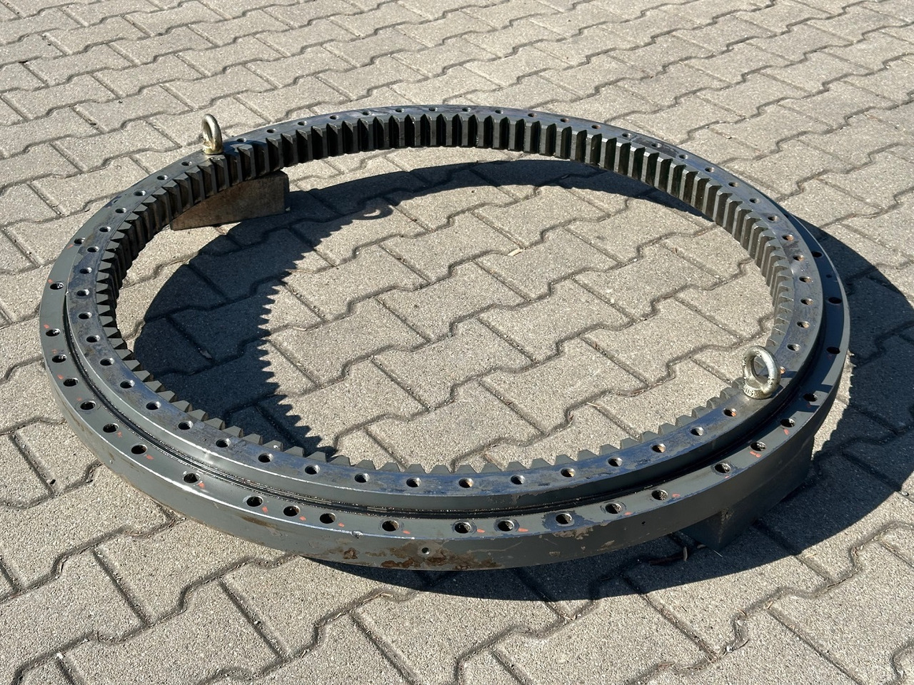 Liebherr Drehkranz - Kugeldrehverbindung Typ:KUD34VJ009-000. ID-Nr.90213287. R914RAIL,R914COMP,R914K-S,R914K-STD,R918LC,R918NLC,R918XLC,R920K-LC,R920K-NLC. #90213287.21155# - Svängkrans för Byggmaskiner: bild 1 Liebherr Drehkranz - Kugeldrehverbindung Typ:KUD34VJ009-000. ID-Nr.90213287. R914RAIL,R914COMP,R914K-S,R914K-STD,R918LC,R918NLC,R918XLC,R920K-LC,R920K-NLC. #90213287.21155# - Svängkrans för Byggmaskiner: bild 1