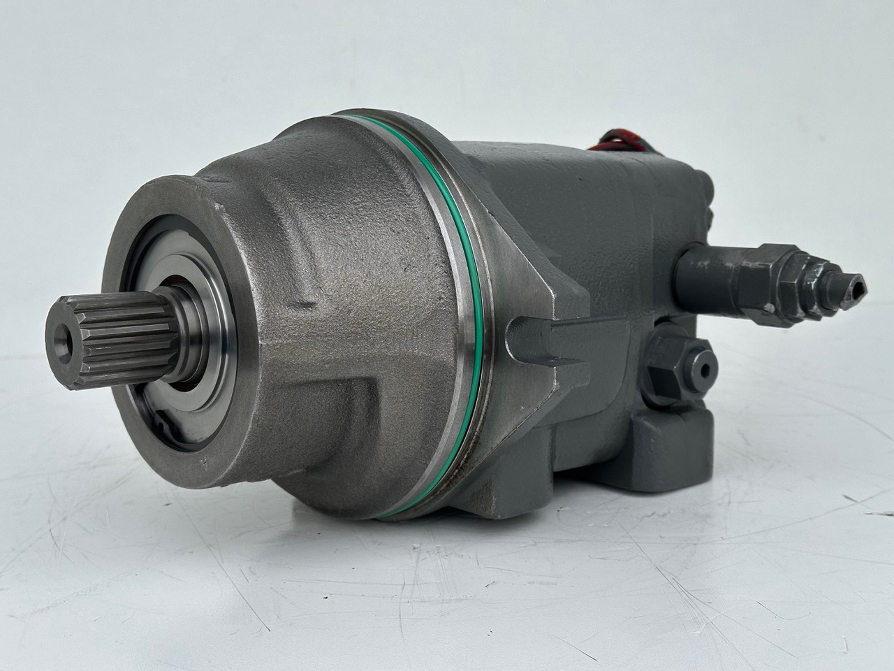 Liebherr Hydraulikeinbaumotor Typ:FMF058. ID-Nr.12483261. SAT275/266. R926 K-LC-1565, R926 K-LC-1827, R930 T-1980. #12483261.00573# - Hydraulmotor för Bandgrävare: bild 3 Liebherr Hydraulikeinbaumotor Typ:FMF058. ID-Nr.12483261. SAT275/266. R926 K-LC-1565, R926 K-LC-1827, R930 T-1980. #12483261.00573# - Hydraulmotor för Bandgrävare: bild 3