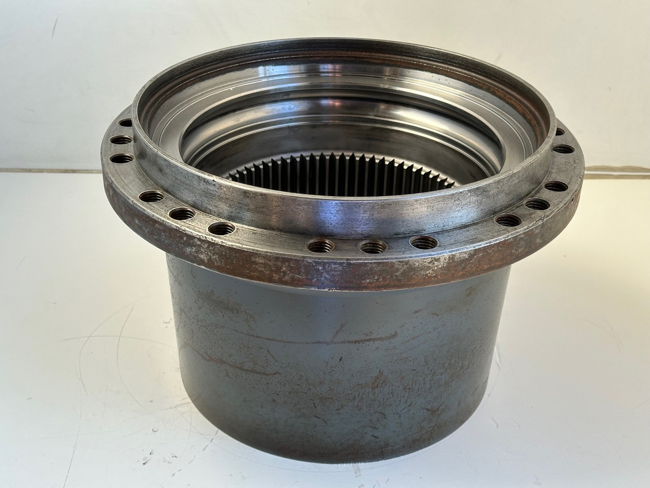 Liebherr Innenrad ID-Nr.90206742. FAT350P126 - FAT350P138. LOS1926 - R920 - R922 - R924 - R925 - R926 - R930 T.#90206742.18.12# - Slutdrev för Bandgrävare: bild 1 Liebherr Innenrad ID-Nr.90206742. FAT350P126 - FAT350P138. LOS1926 - R920 - R922 - R924 - R925 - R926 - R930 T.#90206742.18.12# - Slutdrev för Bandgrävare: bild 1