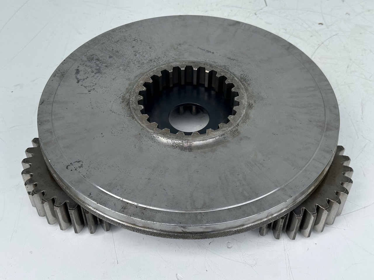 Liebherr Planetenträger ID-Nr.90024938 mit Planetenräder ID-Nr.90024939. FAT400P112 -FAT400P130 - FAT400P139. LO1936,LOS926,R926,R928,R930,R934,R936,R940,R944,R946,R950 T. #H1.6569.90024939# - Slutdrev för Bandgrävare: bild 4 Liebherr Planetenträger ID-Nr.90024938 mit Planetenräder ID-Nr.90024939. FAT400P112 -FAT400P130 - FAT400P139. LO1936,LOS926,R926,R928,R930,R934,R936,R940,R944,R946,R950 T. #H1.6569.90024939# - Slutdrev för Bandgrävare: bild 4