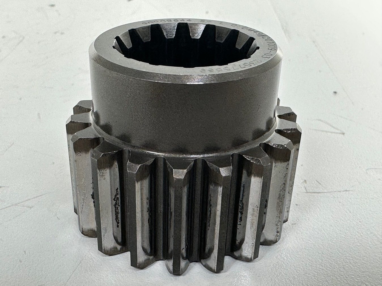 Liebherr Sonnenrad ID-Nr.90209644. SAT250/278, SAT250/287. A913 COMP, A914 COMP, A914, A916 COMP, A916, A918 COMP, A918, A920, A922 RAIL, A924 RAIL, LH18, LH22, LH24, LH26, R914 COMP, R914 RAIL, R9 - Svängmotor för Bandgrävare: bild 2 Liebherr Sonnenrad ID-Nr.90209644. SAT250/278, SAT250/287. A913 COMP, A914 COMP, A914, A916 COMP, A916, A918 COMP, A918, A920, A922 RAIL, A924 RAIL, LH18, LH22, LH24, LH26, R914 COMP, R914 RAIL, R9 - Svängmotor för Bandgrävare: bild 2