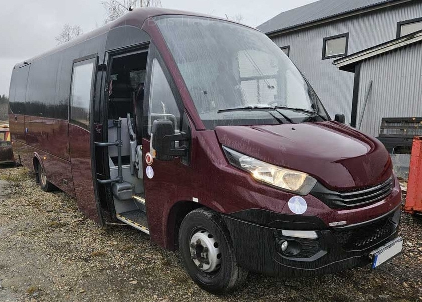IVECO ROSERO FIRST 70C18 - Minibuss, Persontransport: bild 1 IVECO ROSERO FIRST 70C18 - Minibuss, Persontransport: bild 1