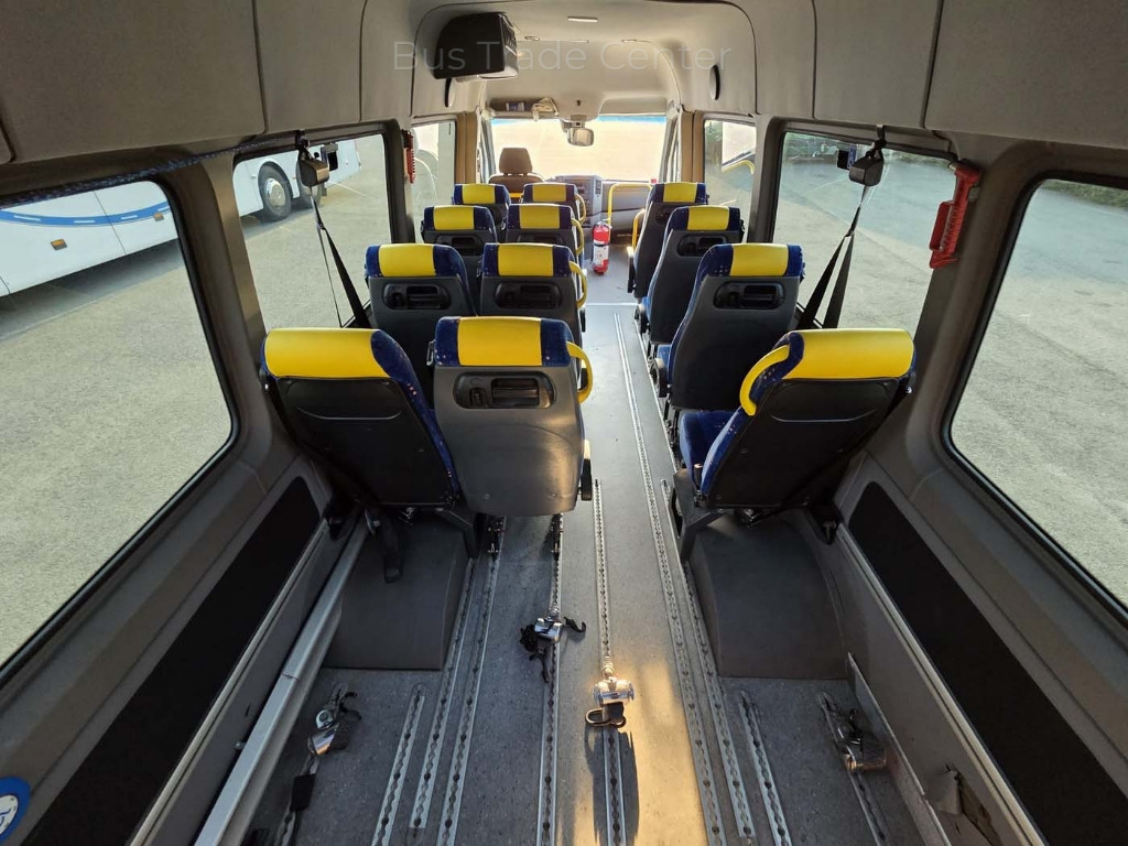 VOLKSWAGEN Crafter 50 LR // 3 units with lift - Minibuss, Persontransport: bild 5 VOLKSWAGEN Crafter 50 LR // 3 units with lift - Minibuss, Persontransport: bild 5