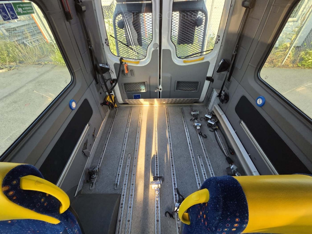 VOLKSWAGEN Crafter 50 LR // 3 units with lift - Minibuss, Persontransport: bild 4 VOLKSWAGEN Crafter 50 LR // 3 units with lift - Minibuss, Persontransport: bild 4