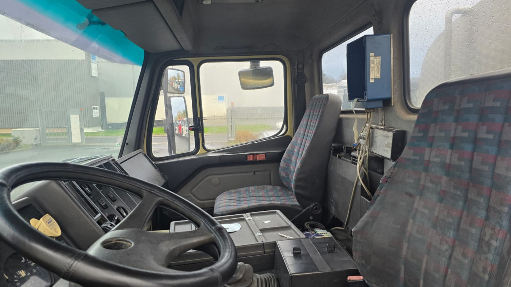 Mercedes Benz 1824 4x2 (Nr. 6217) - Tankbil: bild 5 Mercedes Benz 1824 4x2 (Nr. 6217) - Tankbil: bild 5