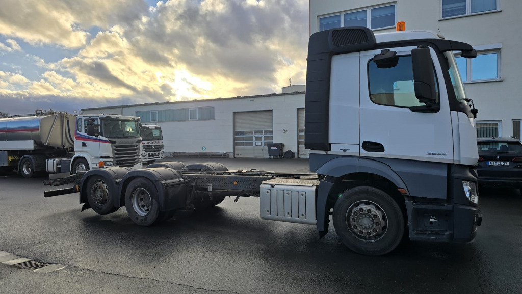 Mercedes Benz Actros 2642 Fahrgestell ohne Aufbau (Nr. 5800) - Chassi lastbil: bild 1 Mercedes Benz Actros 2642 Fahrgestell ohne Aufbau (Nr. 5800) - Chassi lastbil: bild 1