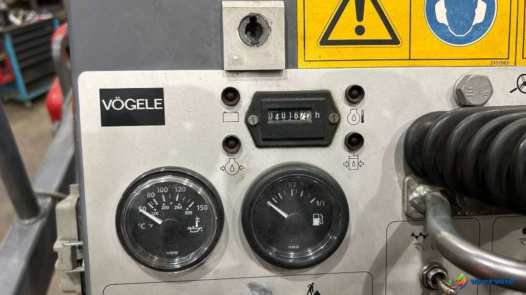 Vögele SUPER 800 / AB200TV (1,10 - 2,00 m) - Asfaltläggare: bild 2 Vögele SUPER 800 / AB200TV (1,10 - 2,00 m) - Asfaltläggare: bild 2