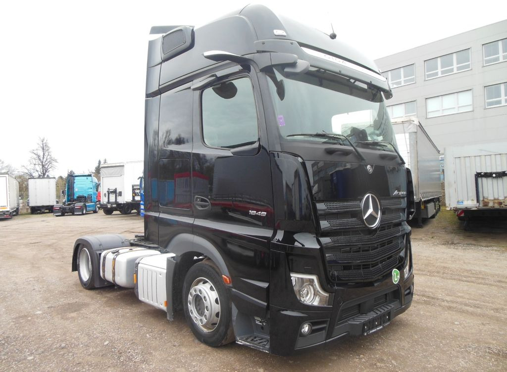 Mercedes-Benz 1848 ACTROS, LOWDECK, GIGA SPACE, STANDKLIMA Mercedes-Benz 1848 ACTROS, LOWDECK, GIGA SPACE, STANDKLIMA - Dragbil: bild 2 Mercedes-Benz 1848 ACTROS, LOWDECK, GIGA SPACE, STANDKLIMA Mercedes-Benz 1848 ACTROS, LOWDECK, GIGA SPACE, STANDKLIMA - Dragbil: bild 2