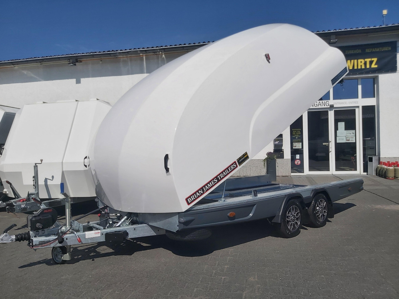 BJT Race Shuttle 2 430x195x150cm ankippbar Rampen Alufelgen dark Seilwinde 100km/H 2600kg Modell 24 - Biltransportsläp: bild 3 BJT Race Shuttle 2 430x195x150cm ankippbar Rampen Alufelgen dark Seilwinde 100km/H 2600kg Modell 24 - Biltransportsläp: bild 3