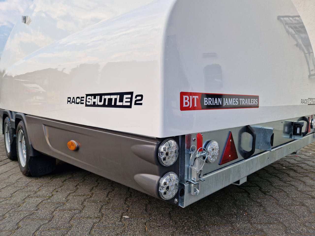 BJT Race Shuttle 2 Transporter 430x195x160cm ankippbar Winde 2600kg 100 km/H Modell 2024 - Biltransportsläp: bild 2 BJT Race Shuttle 2 Transporter 430x195x160cm ankippbar Winde 2600kg 100 km/H Modell 2024 - Biltransportsläp: bild 2