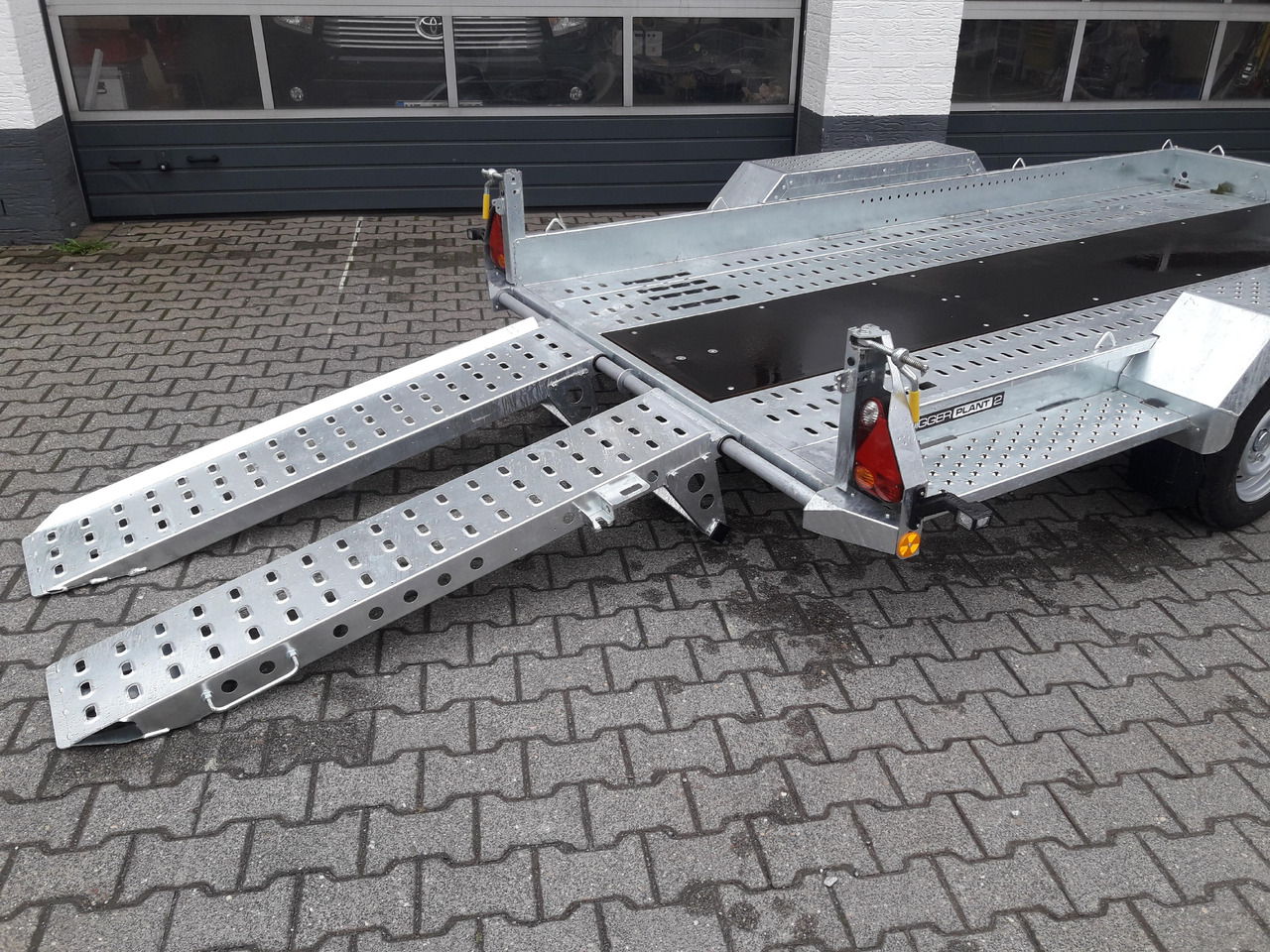 Brian James Digger Plant 543-3717-35-2 370x170cm 3500kg Rampen Reserverad 2736kg Nutzlast Aktion 24 - Maskinsläp: bild 3 Brian James Digger Plant 543-3717-35-2 370x170cm 3500kg Rampen Reserverad 2736kg Nutzlast Aktion 24 - Maskinsläp: bild 3