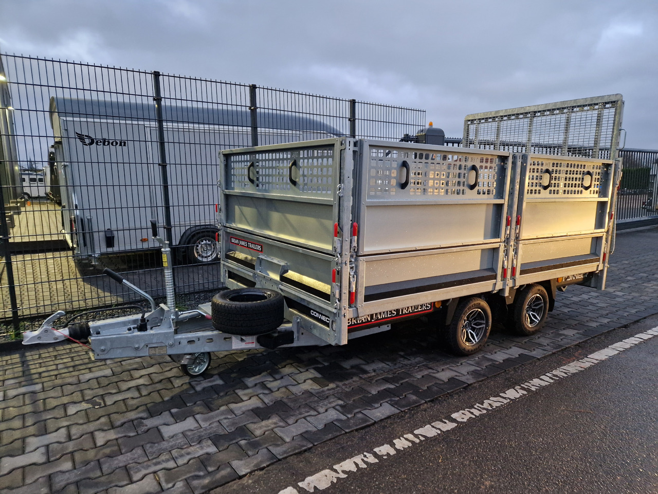 Brian James Trailer Connect 310x188cm black Premium Greenkeeper Alufelgen Tandem 10" 3000kg - Flaksläp: bild 2 Brian James Trailer Connect 310x188cm black Premium Greenkeeper Alufelgen Tandem 10" 3000kg - Flaksläp: bild 2