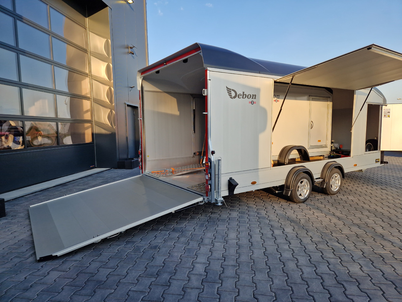 Försäljningsvagn Cargo Roadster 2000 550x220x204cm Poly black Car Pullman 3500kg Edition Vollausstattung: bild 10 Försäljningsvagn Cargo Roadster 2000 550x220x204cm Poly black Car Pullman 3500kg Edition Vollausstattung: bild 10