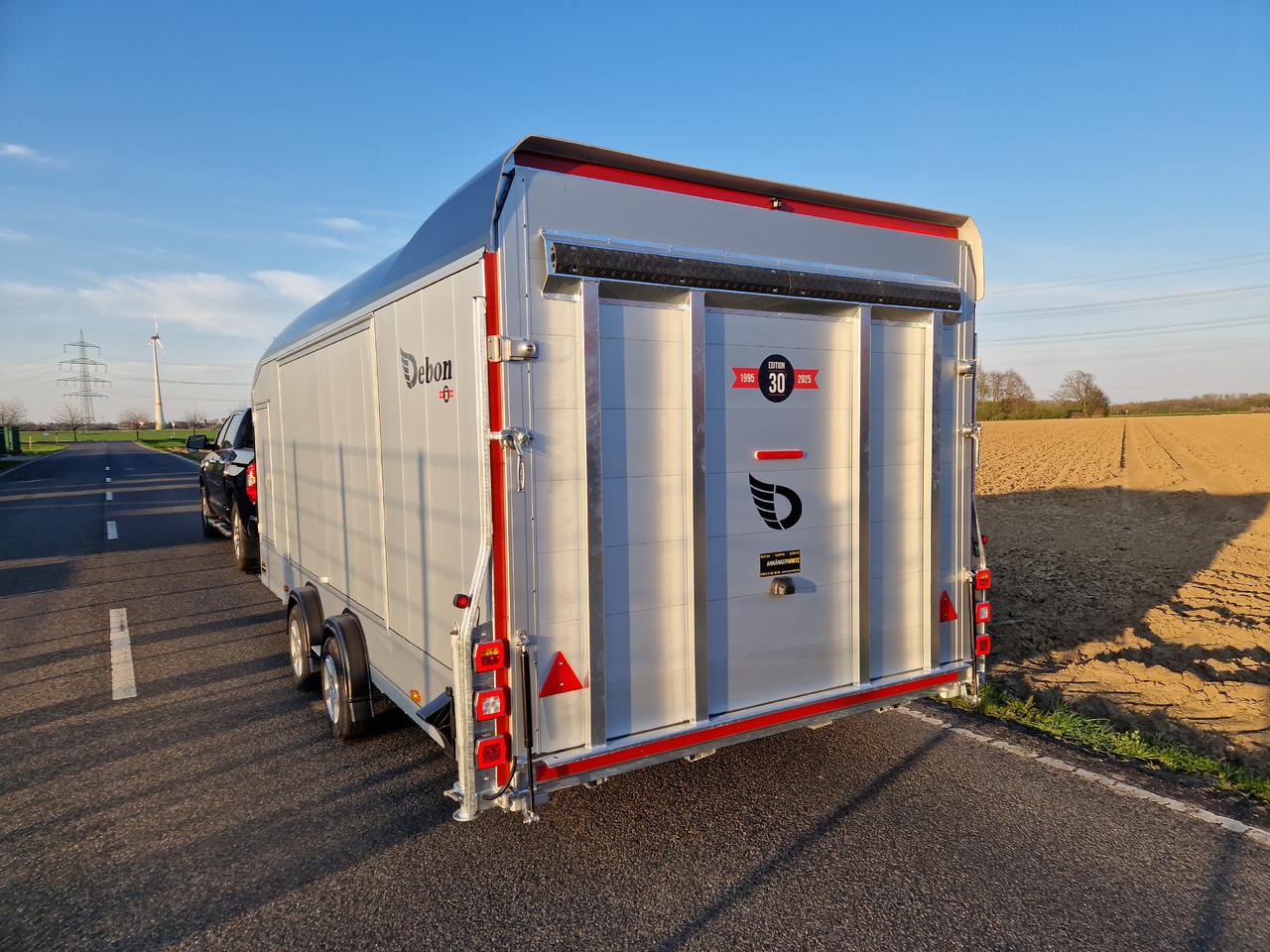 Försäljningsvagn Cargo Roadster 2000 550x220x204cm Poly black Car Pullman 3500kg Edition Vollausstattung: bild 6 Försäljningsvagn Cargo Roadster 2000 550x220x204cm Poly black Car Pullman 3500kg Edition Vollausstattung: bild 6