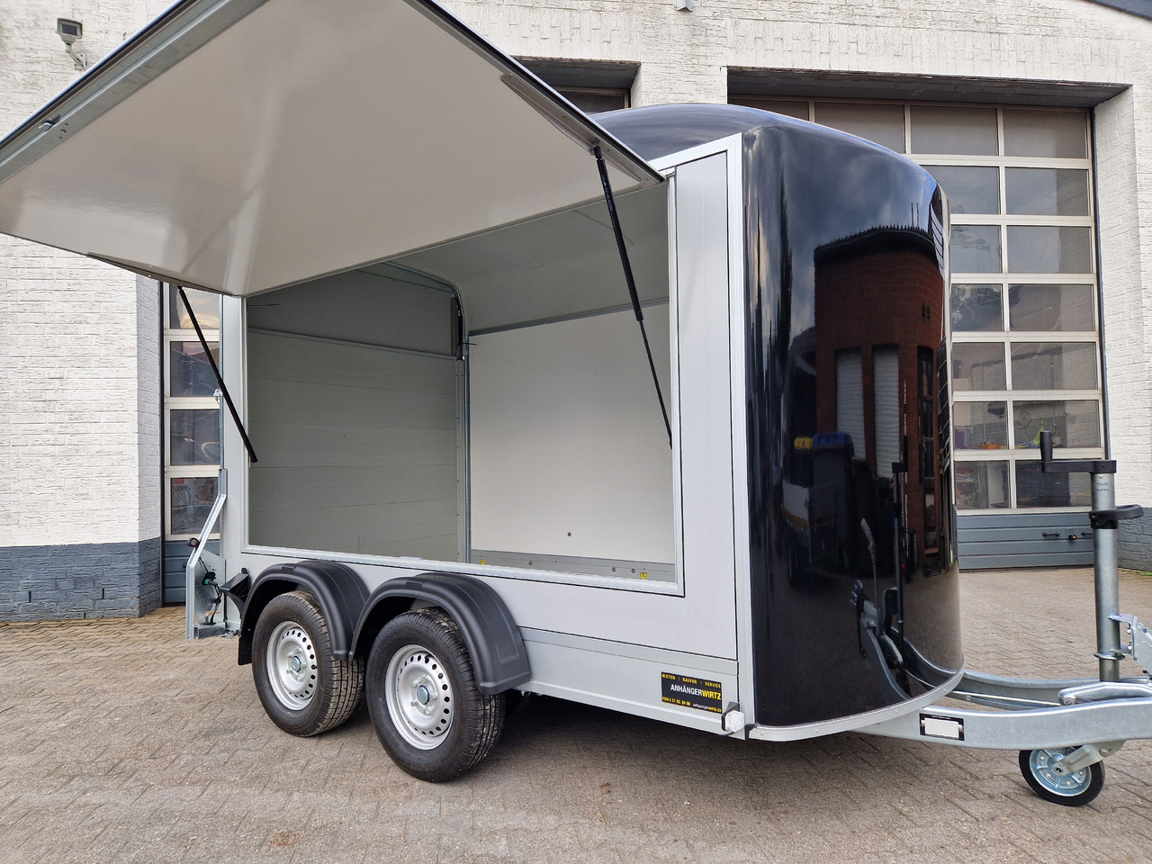 Cargo Roadster 500 312x167x199cm Sandwich Poly schwarz Seitenklappe Seitentür Pullman 100 km/H - Försäljningsvagn: bild 1 Cargo Roadster 500 312x167x199cm Sandwich Poly schwarz Seitenklappe Seitentür Pullman 100 km/H - Försäljningsvagn: bild 1