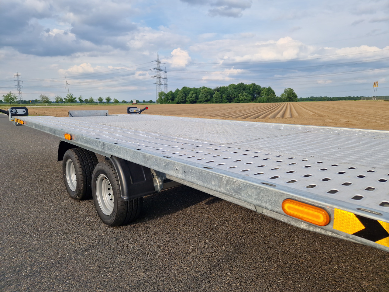 Cartrailer Expert 3050 easyload black 500x216cm Boden ankippbar Winde Resrad 10" 3000kg 100km/H - Biltransportsläp: bild 5 Cartrailer Expert 3050 easyload black 500x216cm Boden ankippbar Winde Resrad 10" 3000kg 100km/H - Biltransportsläp: bild 5