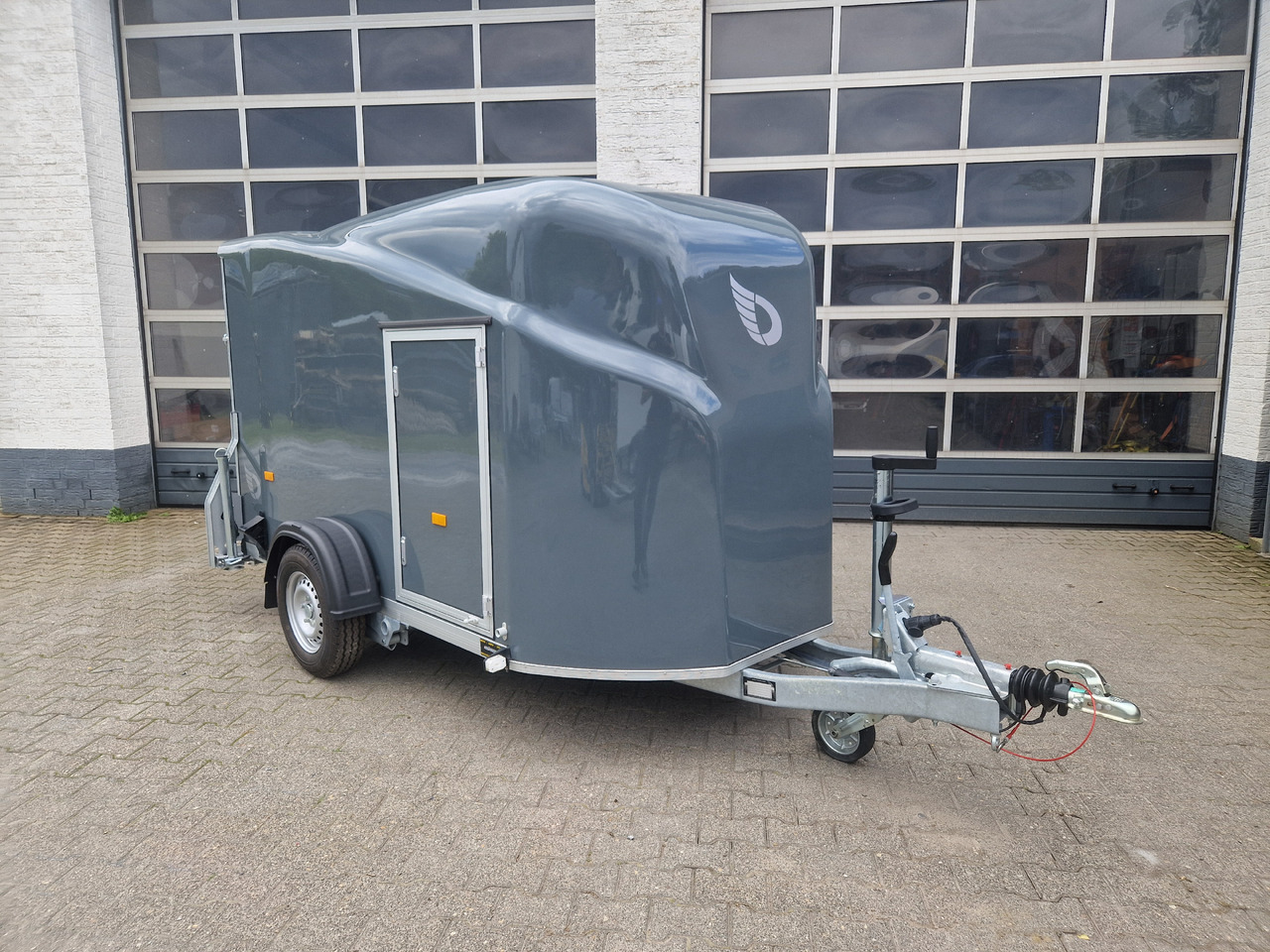 Debon Cargo 1300 300x152x168cm irongrey Seitentür 1300kg Pullman 100km/H - Skåpsläp: bild 1 Debon Cargo 1300 300x152x168cm irongrey Seitentür 1300kg Pullman 100km/H - Skåpsläp: bild 1