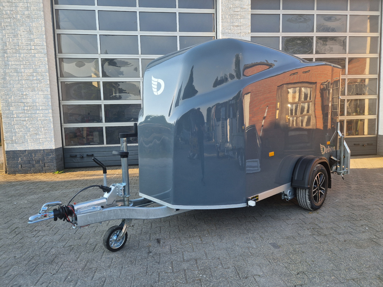 Debon Cargo 1300 300x152x168cm irongrey Seitentür Alufelgen 1300kg Pullman 100kmh Modell 2024 - Skåpsläp: bild 3 Debon Cargo 1300 300x152x168cm irongrey Seitentür Alufelgen 1300kg Pullman 100kmh Modell 2024 - Skåpsläp: bild 3