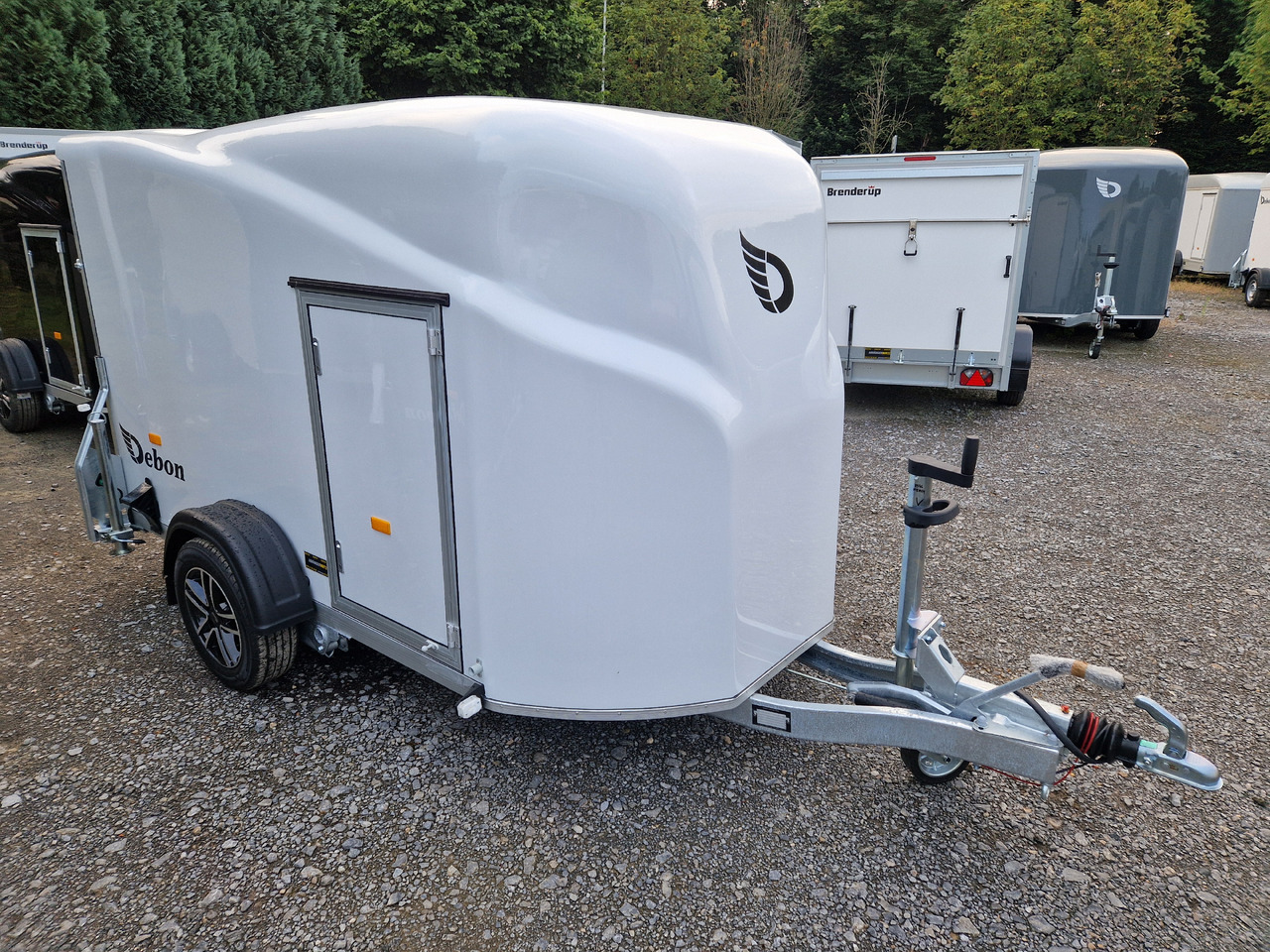 Debon Cargo 1300 300x152x168cm white Alufelgen Seitentür Pullman 100km/H 1300kg Modell 2024 - Skåpsläp: bild 3 Debon Cargo 1300 300x152x168cm white Alufelgen Seitentür Pullman 100km/H 1300kg Modell 2024 - Skåpsläp: bild 3