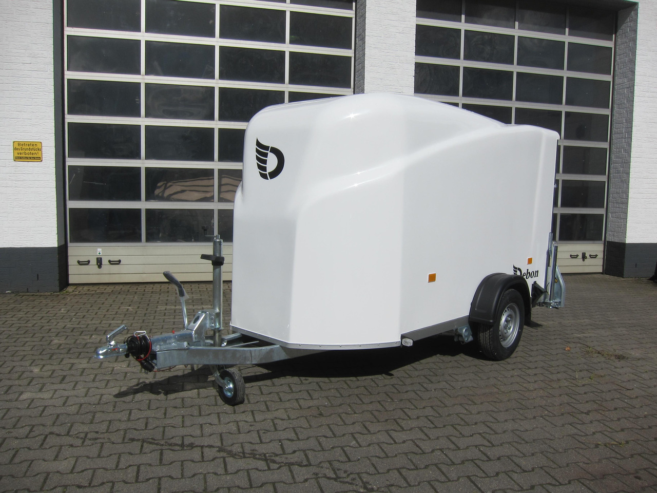 Debon Cargo 1300 300x152x168cm white Pullman II 1300kg 100km/H Modell 2024 - Skåpsläp: bild 1 Debon Cargo 1300 300x152x168cm white Pullman II 1300kg 100km/H Modell 2024 - Skåpsläp: bild 1