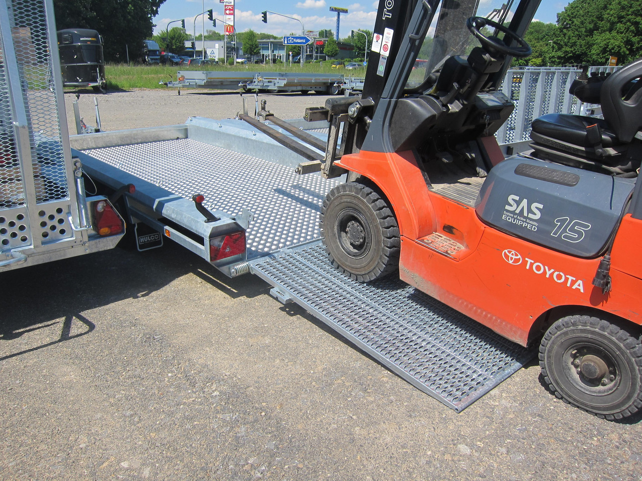 HULCO TERRAX Aluboden 394x180x27cm Heckrampe 150cm (XL) 3000kg - Maskinsläp: bild 4 HULCO TERRAX Aluboden 394x180x27cm Heckrampe 150cm (XL) 3000kg - Maskinsläp: bild 4