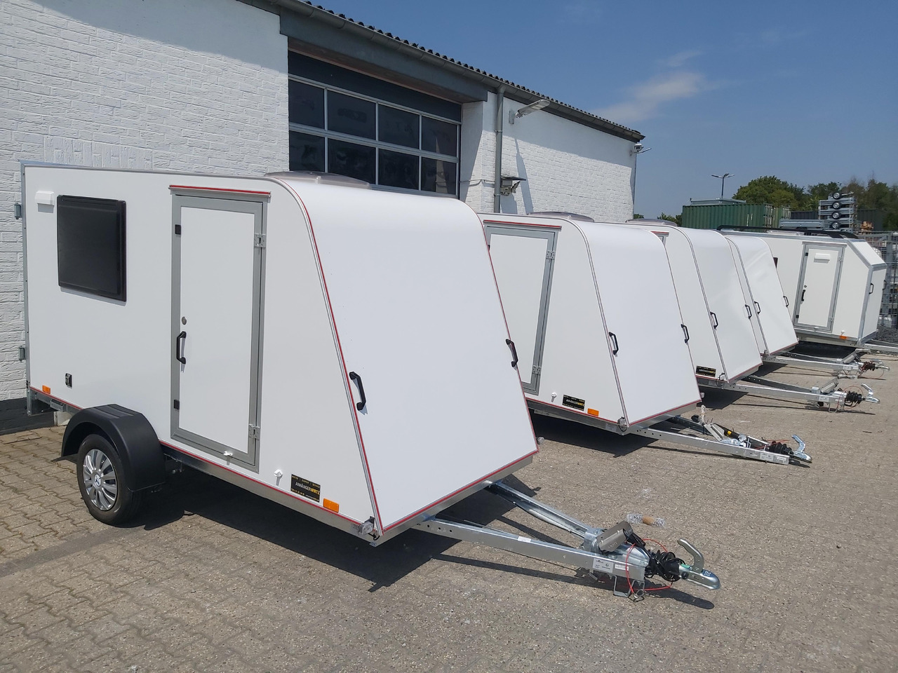 Husvagn Kargo Camp TFS S Midi 320x150x150cm aero LUX Bett Fenster Seitentür Dachluke Strom 750kg Bremse 2024: bild 19 Husvagn Kargo Camp TFS S Midi 320x150x150cm aero LUX Bett Fenster Seitentür Dachluke Strom 750kg Bremse 2024: bild 19