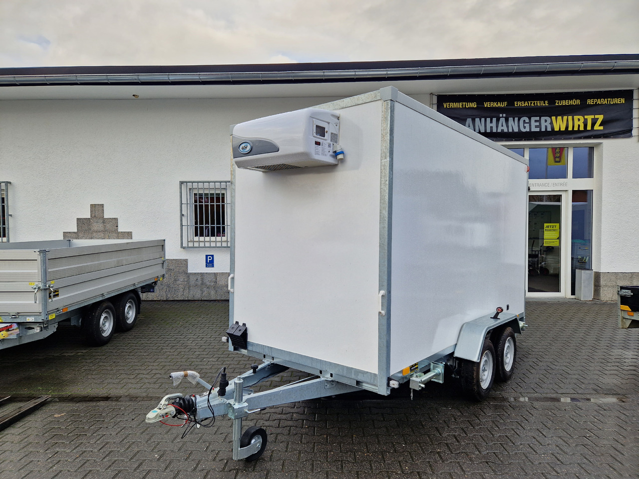 Kargo CoolBoxx FK2736HT 355x162x198cm 230V +Kühlung Govi Arktik 2000 (L) 2700kg - Kylsläp: bild 1 Kargo CoolBoxx FK2736HT 355x162x198cm 230V +Kühlung Govi Arktik 2000 (L) 2700kg - Kylsläp: bild 1
