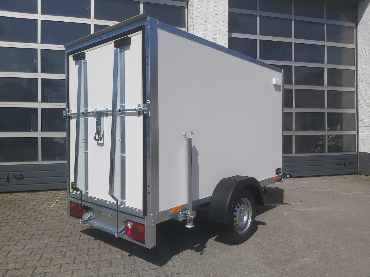 Kargo TFD 250.00 250x125x150cm Zurrsystem Heckrampe (S) 100km/H 750kg - MC-släp: bild 2 Kargo TFD 250.00 250x125x150cm Zurrsystem Heckrampe (S) 100km/H 750kg - MC-släp: bild 2